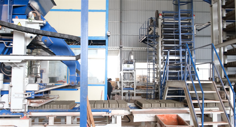 One machine, multiple bricks, energy saving and carbon reduction, QGM Zenith 15 model creates a 